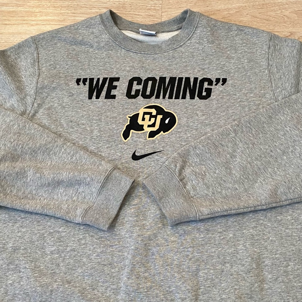 Nike CU Buffs Crew Neck Men’s XL Grey We Coming Club Fleece Colorado Sweatshirt